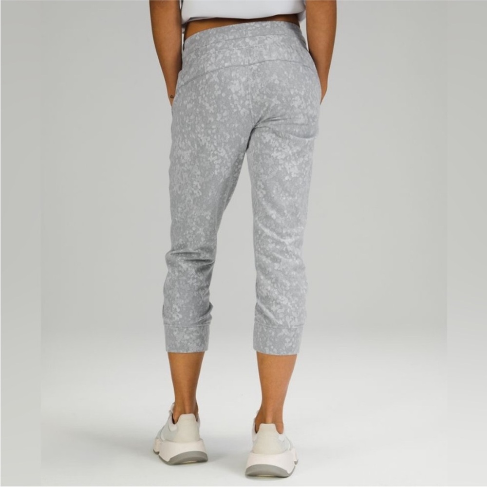 Lululemon Ready to Rulu Jogger Crop Pants Size 4 - Picture 3 of 15